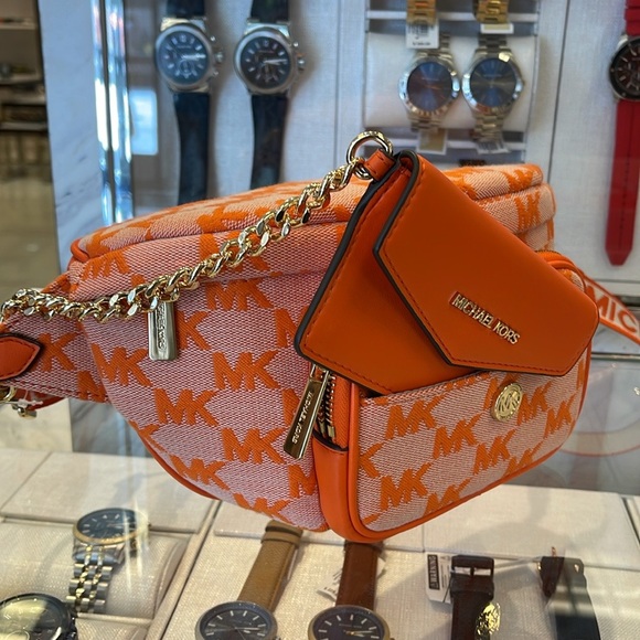 MICHAEL KORS
Maisie Lg Logo 2-in-1 Sling Waist Fanny Pack Crossbody 
Poppy
NWT - Picture 11 of 16